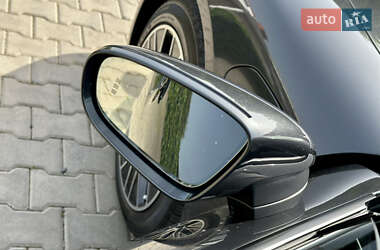 Седан Porsche Taycan 2021 в 