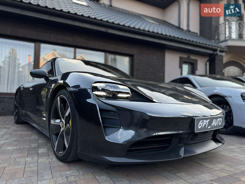 Porsche Taycan 2021