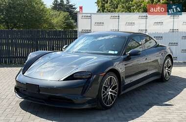 Седан Porsche Taycan 2021 в 