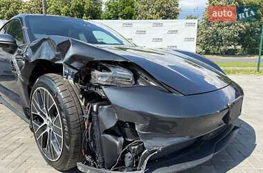 Седан Porsche Taycan 2021 в 