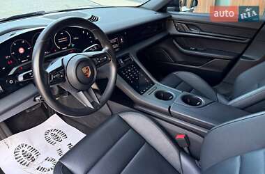 Седан Porsche Taycan 2022 в 