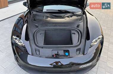 Седан Porsche Taycan 2022 в 