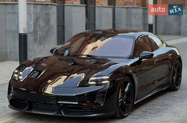 Седан Porsche Taycan 2020 в Києві
