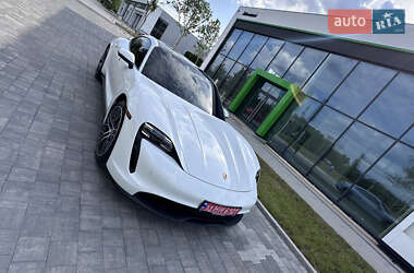 Седан Porsche Taycan 2021 в 
