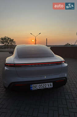 Седан Porsche Taycan 2020 в 