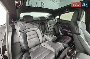 Седан Porsche Taycan 2021 в 