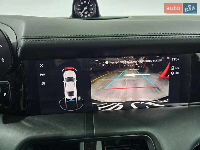 Седан Porsche Taycan 2021 в Киеве