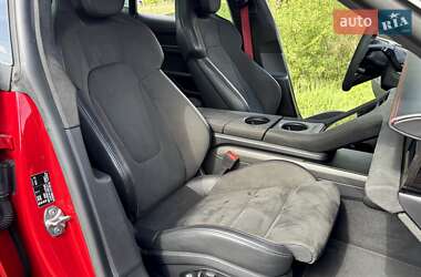 Седан Porsche Taycan 2022 в 
