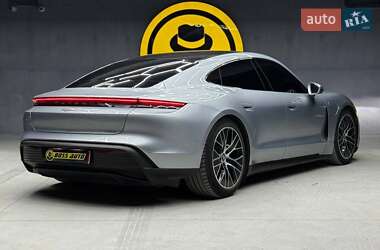 Купе Porsche Taycan 2021 в 