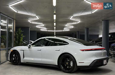 Седан Porsche Taycan 2020 в 