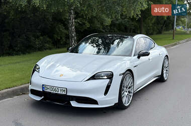 Седан Porsche Taycan 2020 в Киеве
