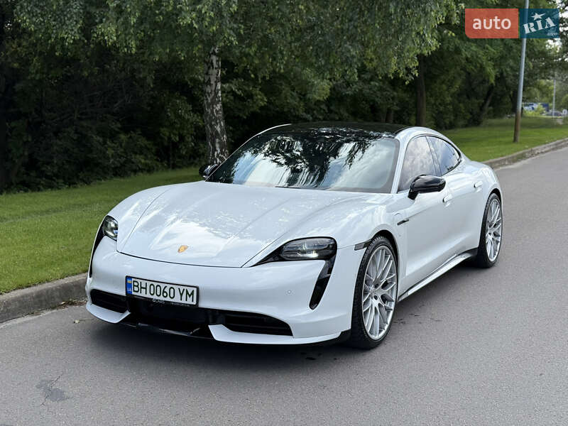 Седан Porsche Taycan 2020 в 