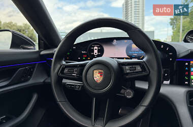 Седан Porsche Taycan 2020 в 