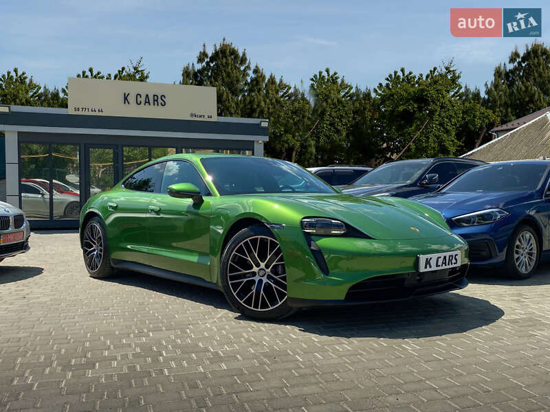 Седан Porsche Taycan 2021 в 