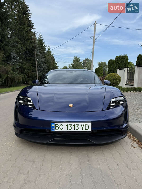 Седан Porsche Taycan 2020 в Львове