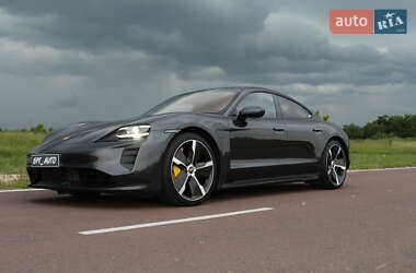 Седан Porsche Taycan 2021 в 