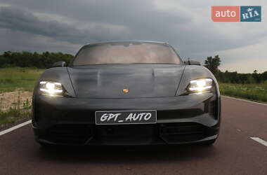 Седан Porsche Taycan 2021 в 