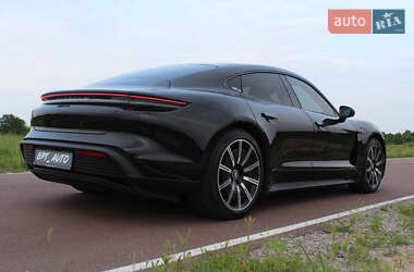 Седан Porsche Taycan 2025 в 