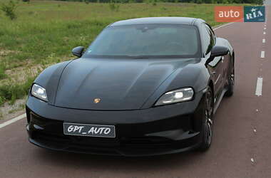 Седан Porsche Taycan 2025 в Киеве