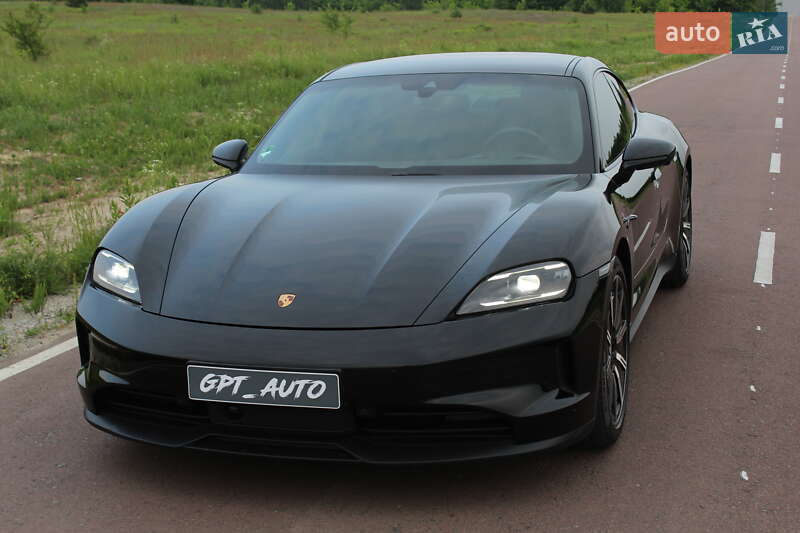 Porsche Taycan 2025