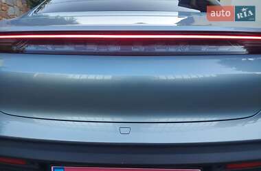 Седан Porsche Taycan 2021 в 