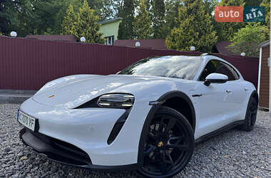 Седан Porsche Taycan 2021 в 