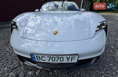 Седан Porsche Taycan 2021 в 