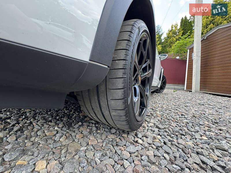 Седан Porsche Taycan 2021 в Трускавце