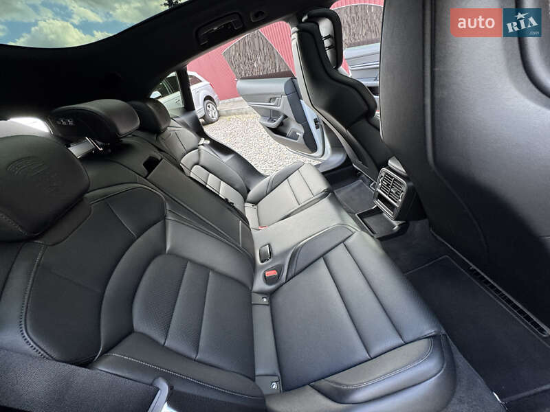 Седан Porsche Taycan 2021 в Трускавце