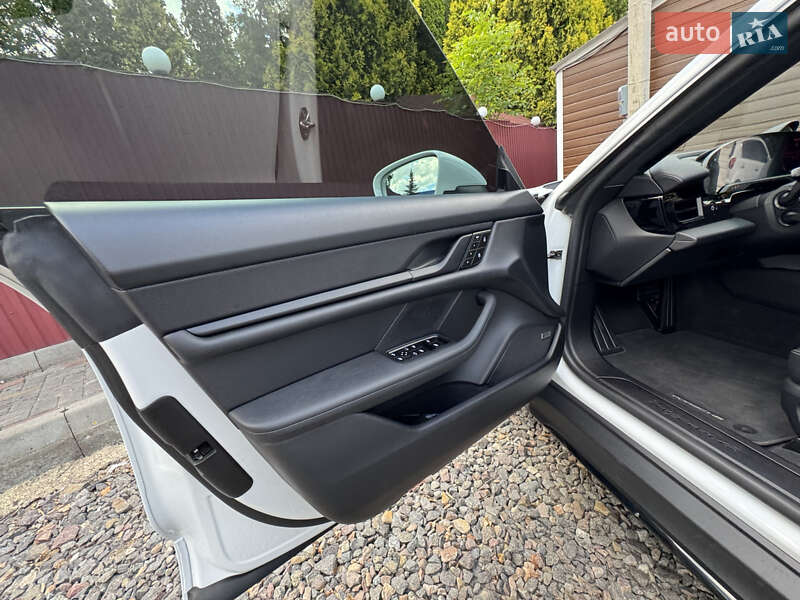 Седан Porsche Taycan 2021 в Трускавце