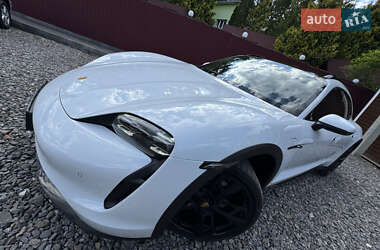 Седан Porsche Taycan 2021 в 