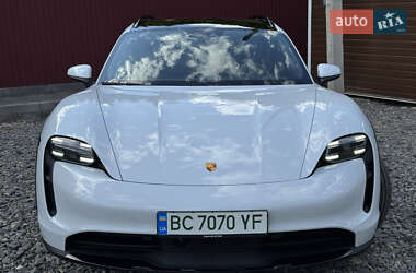 Седан Porsche Taycan 2021 в 