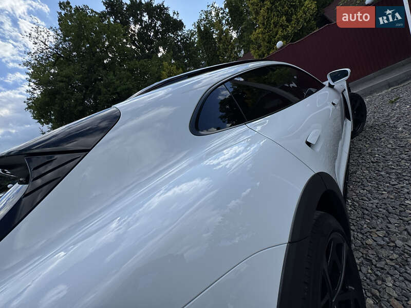 Седан Porsche Taycan 2021 в Трускавце