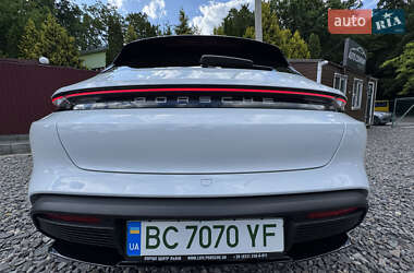 Седан Porsche Taycan 2021 в 