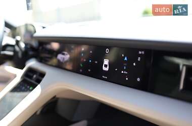 Седан Porsche Taycan 2023 в 