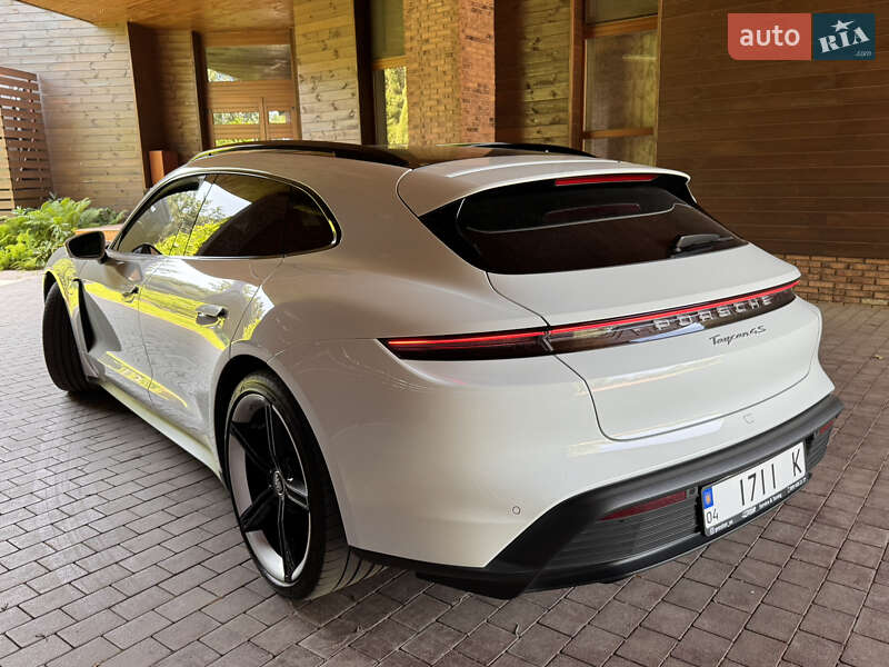 Седан Porsche Taycan 2023 в Дніпрі