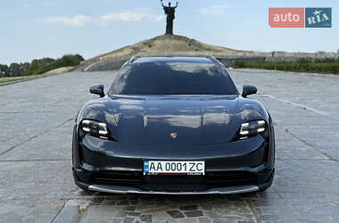 Седан Porsche Taycan 2021 в 