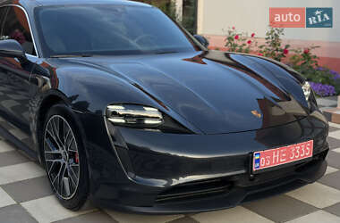Седан Porsche Taycan 2020 в 