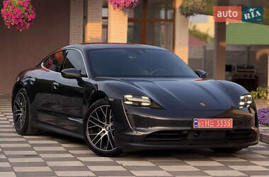 Седан Porsche Taycan 2020 в 