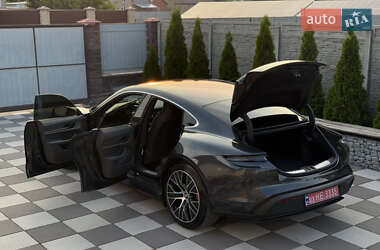 Седан Porsche Taycan 2020 в 