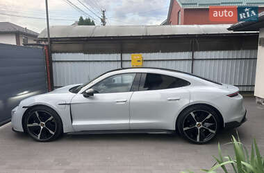 Седан Porsche Taycan 2024 в 