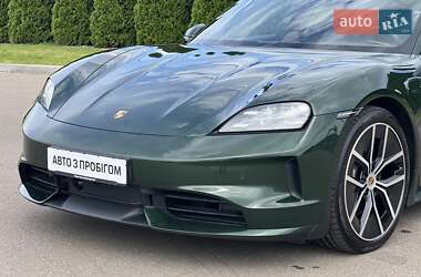 Седан Porsche Taycan 2024 в 