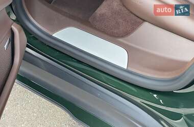 Седан Porsche Taycan 2024 в 