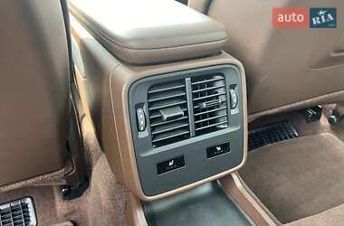 Седан Porsche Taycan 2024 в 