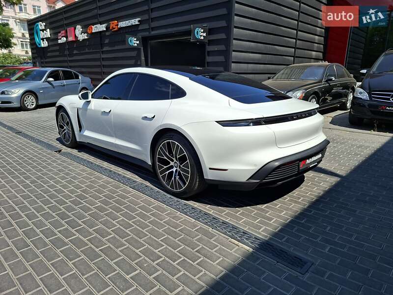Седан Porsche Taycan 2021 в Одесі