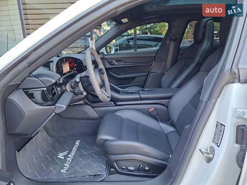 Седан Porsche Taycan 2021 в Одесі