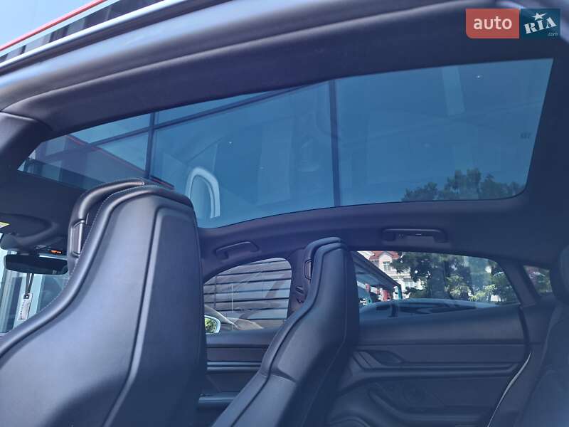 Седан Porsche Taycan 2021 в Одесі