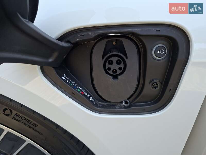 Седан Porsche Taycan 2021 в Одесі