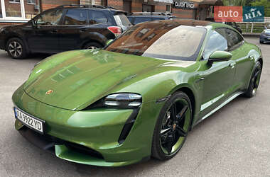 Седан Porsche Taycan 2020 в Киеве