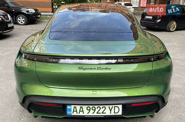Седан Porsche Taycan 2020 в 